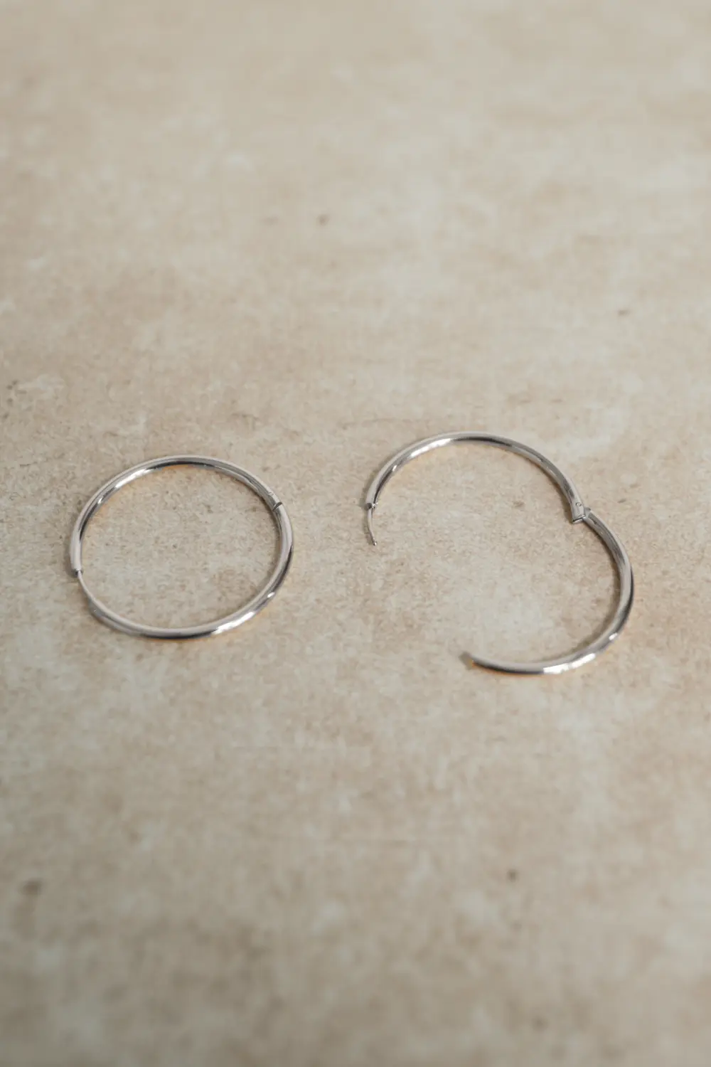 Becca Hoops Extra Large Silver - Image 2