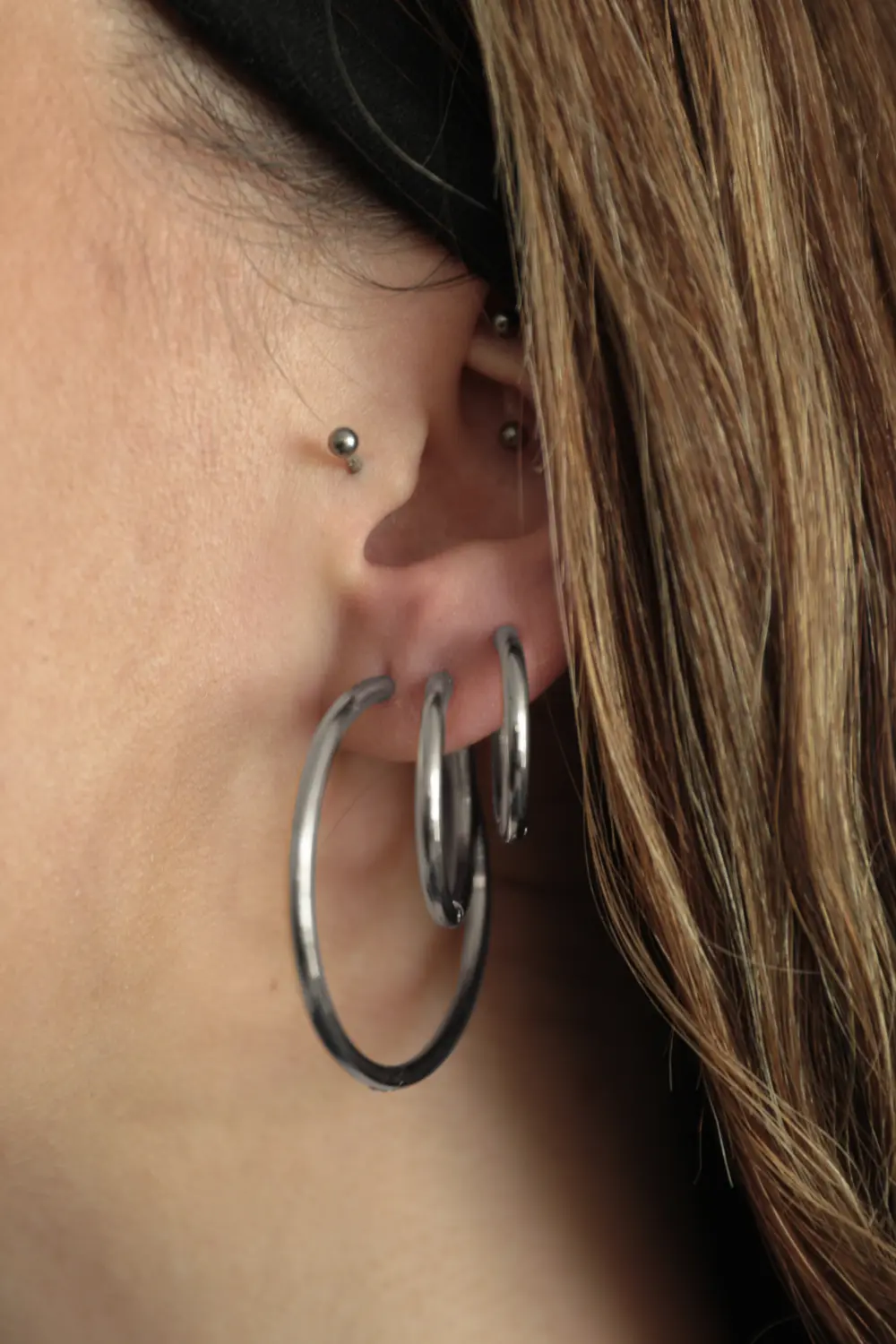 Becca Hoops Extra Large Silver - Image 4