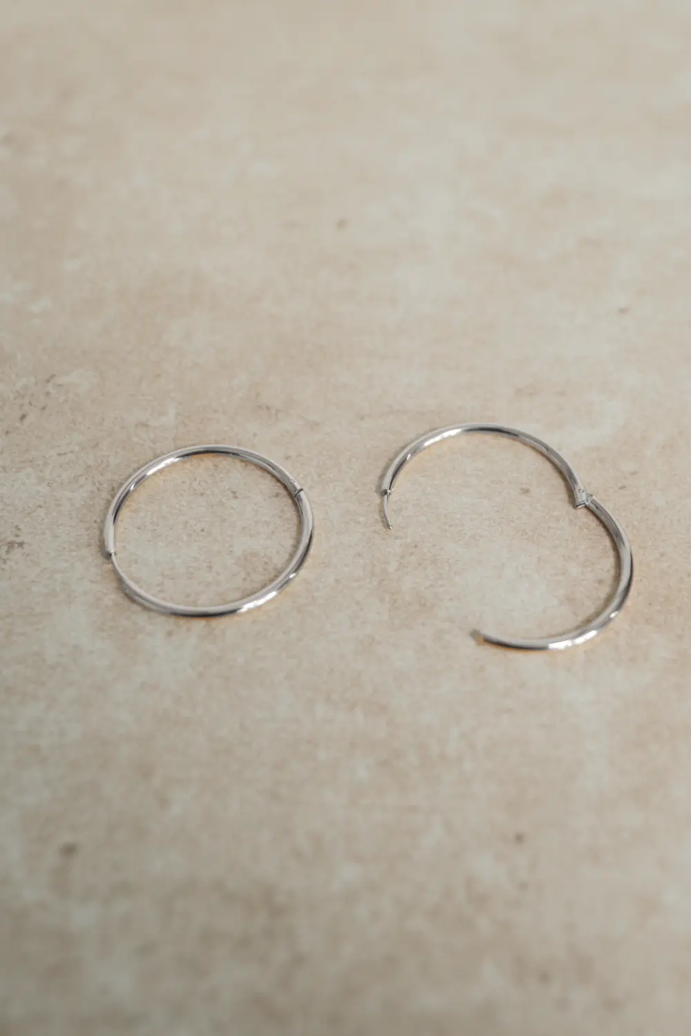 Becca Hoops Large Silver - Image 2